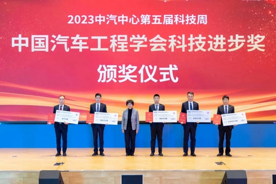 764736677896896512.jpg 764736677896896512.jpg